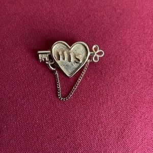 Heart Key Brooch/Vintage